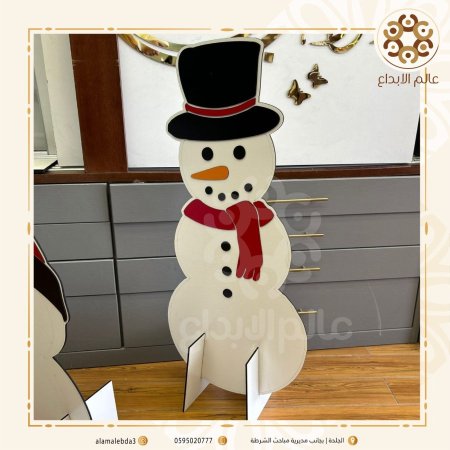 مجسم رجل الثلج